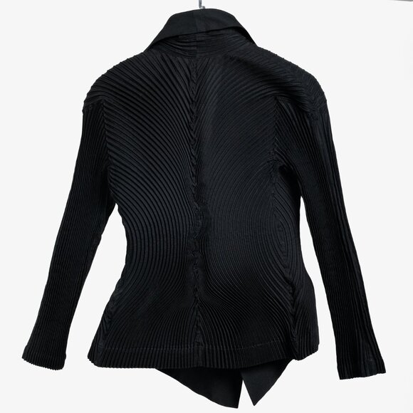 Issey Miyake Runway Black 3D Steam Stretch Pleats Jacket - Picture 2 of 14